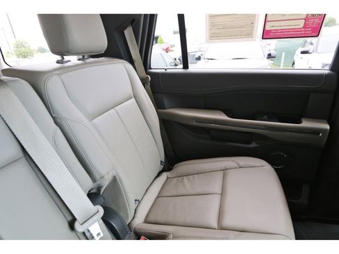 Used 2020 Ford Expedition XLT w/ Equipment Group 202A RWD image 15