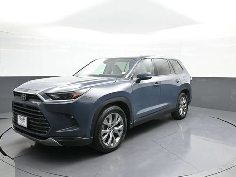 Certified 2024 Toyota Grand Highlander AWD image 1
