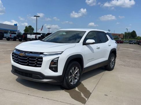 New 2026 Chevrolet Equinox LT w/ Convenience Package II image 4