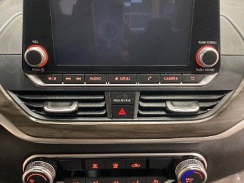 Used 2025 Nissan Altima 2.5 SV image 27