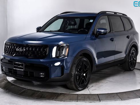 Used 2024 Kia Telluride AWD image 2