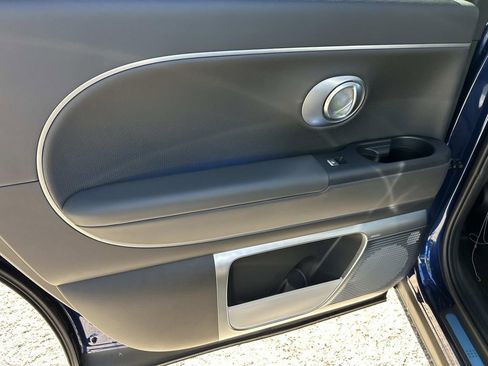 New 2026 Hyundai Ioniq 9 Calligraphy image 23