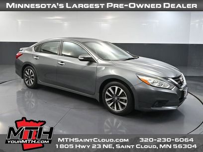 Used 2016 Nissan Altima 2.5 SL w/ Moonroof Package