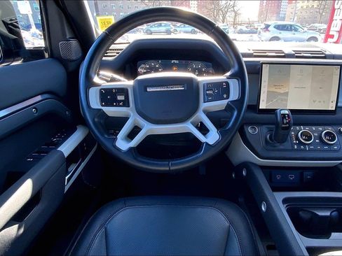 Used 2022 Land Rover Defender 110 X-Dynamic SE image 5