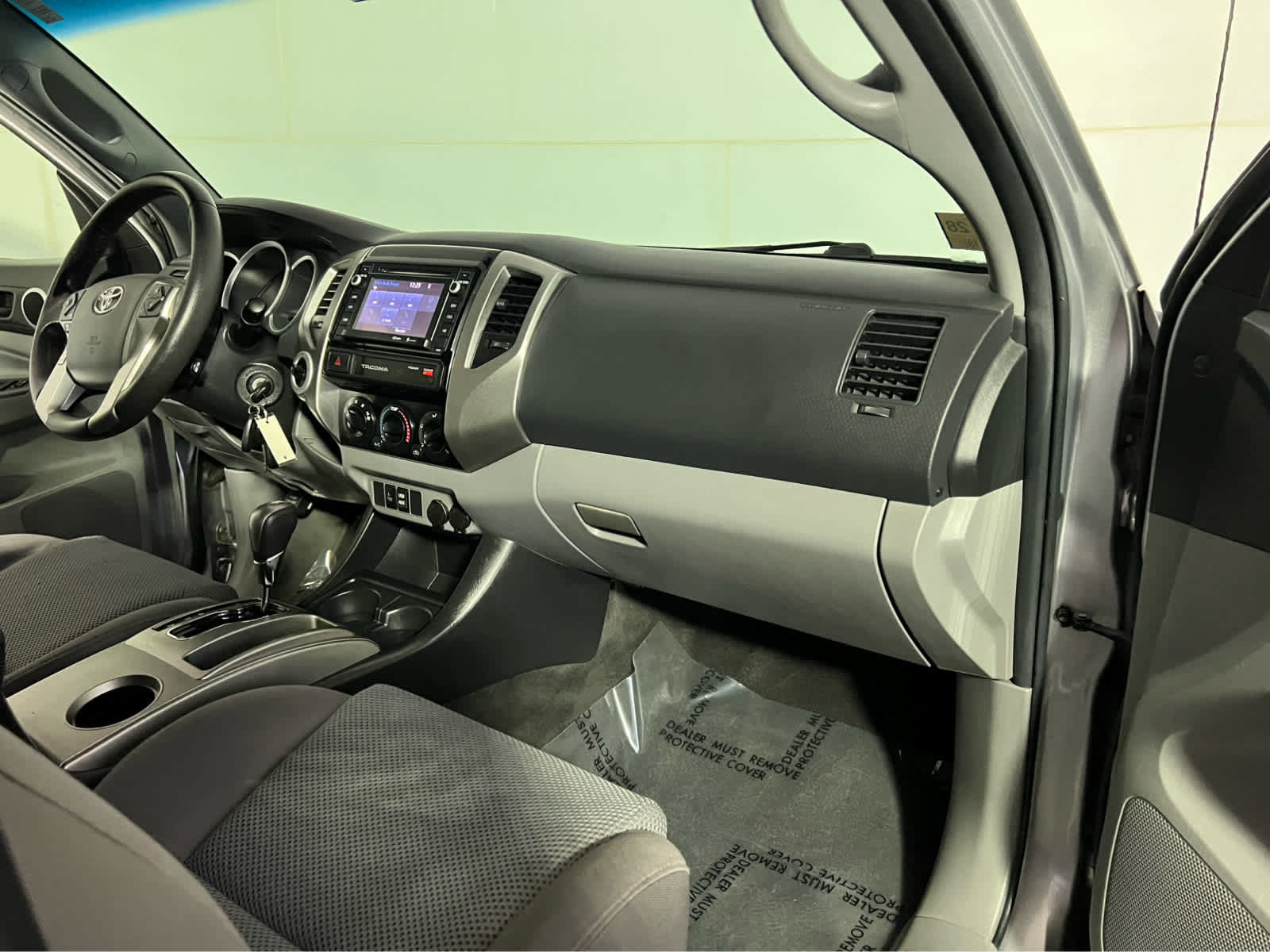 Used 2015 Toyota Tacoma 4x4 Double Cab w/ TRD Off-Road Package image 27
