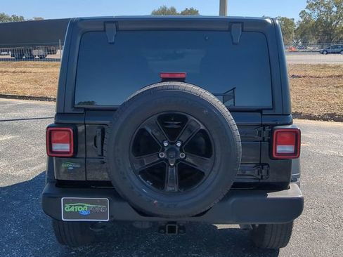 Used 2022 Jeep Wrangler Unlimited Sport image 6