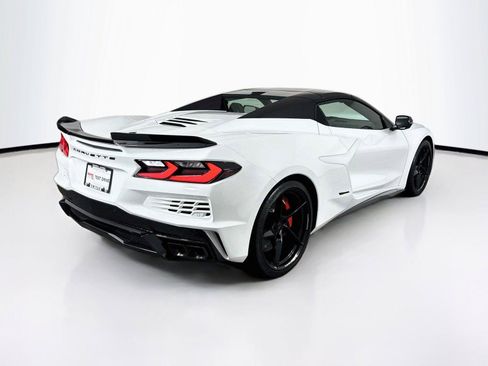 Used 2025 Chevrolet Corvette E-Ray AWD/4WD image 2