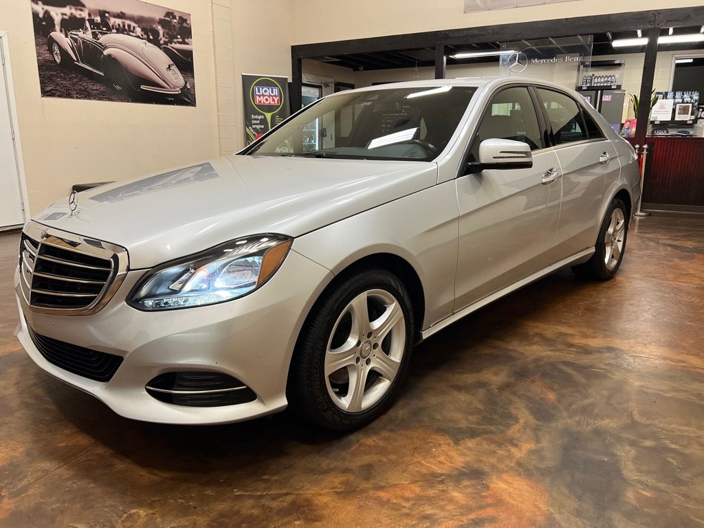 Used 2014 Mercedes-Benz E 350 4MATIC Sedan image 5
