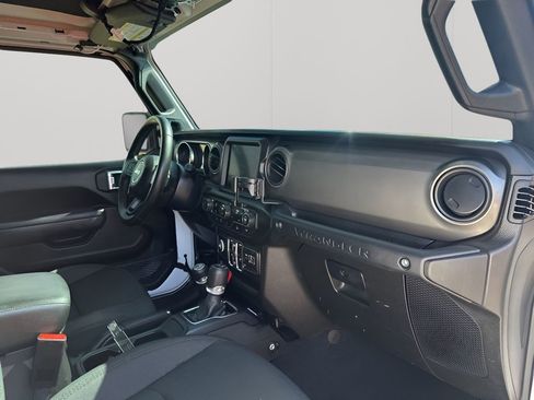 Used 2022 Jeep Wrangler Unlimited Sport AWD/4WD image 15