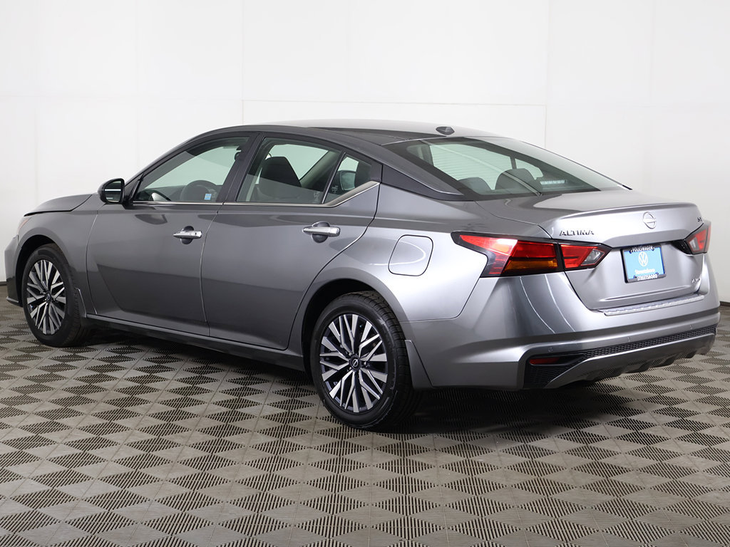 Used 2023 Nissan Altima 2.5 SV AWD/4WD image 6