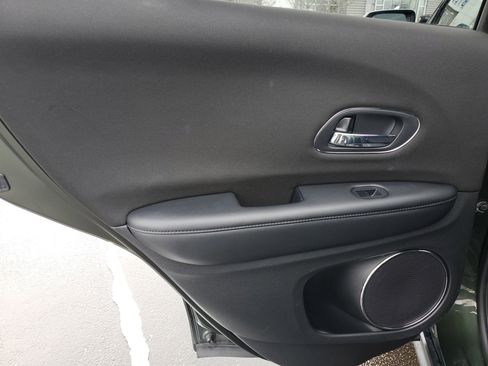 Used 2018 Honda HR-V EX image 13