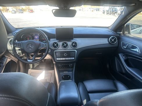 Used 2020 Mercedes-Benz GLA 250 4MATIC image 31