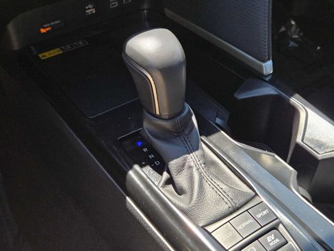 Used 2025 Toyota Camry SE FWD image 32
