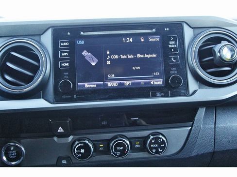 Used 2016 Toyota Tacoma SR5 image 10