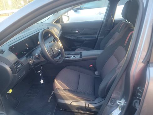 Used 2026 Nissan Sentra SR w/ Floor Mat Package FWD image 16