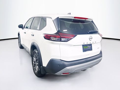 Used 2023 Nissan Rogue S image 5