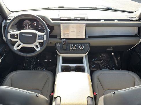 Used 2025 Land Rover Defender 110 S image 10