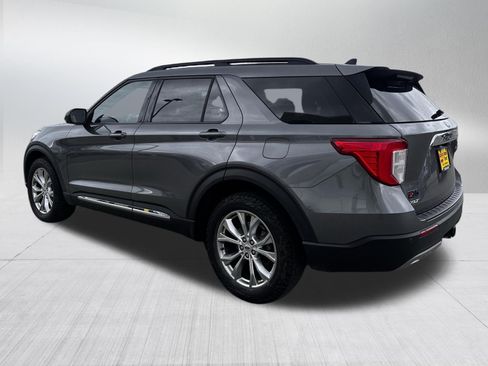 Used 2021 Ford Explorer XLT w/ Equipment Group 202A AWD/4WD image 6
