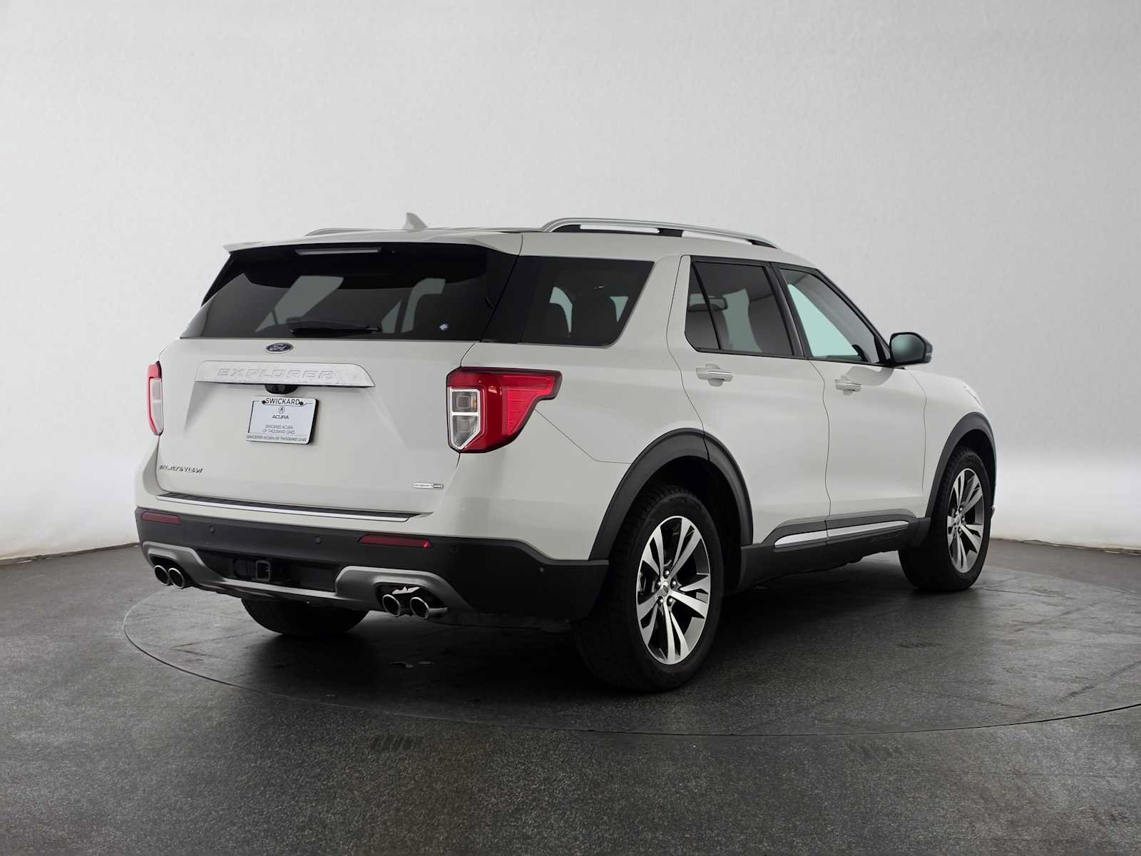 Used 2020 Ford Explorer Platinum w/ Premium Technology Package AWD/4WD image 3
