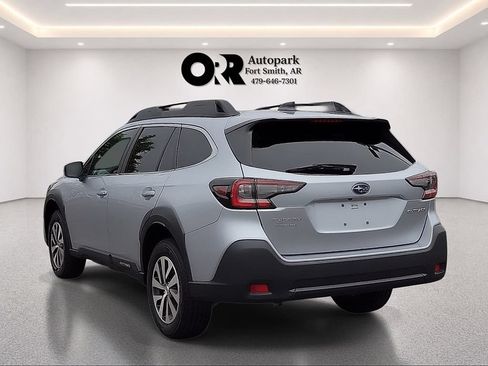 Used 2024 Subaru Outback Premium AWD/4WD image 4