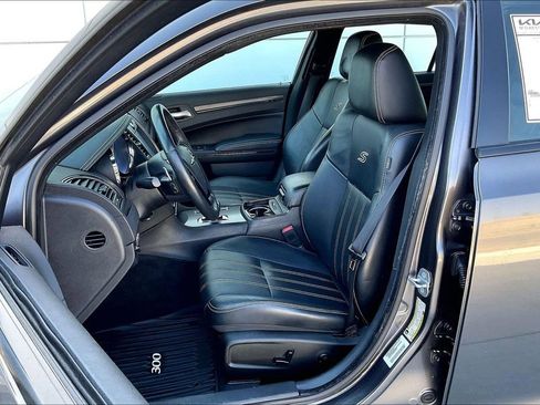 Used 2014 Chrysler 300 S image 25