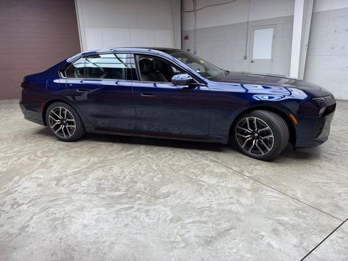 Used 2026 BMW 740i xDrive image 6