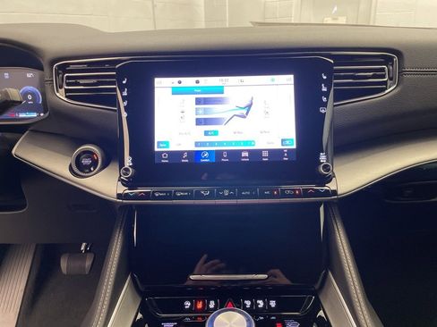 New 2025 Jeep Wagoneer L Series II w/ Convenience Group I image 13