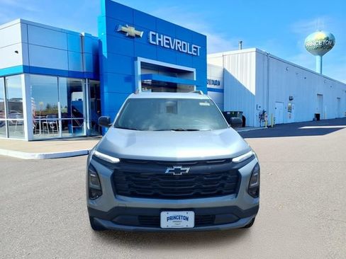 New 2026 Chevrolet Equinox LT w/ Convenience Package II AWD/4WD image 9