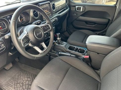 Used 2023 Jeep Gladiator Overland image 13