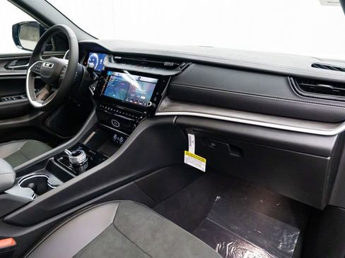 New 2026 Jeep Grand Cherokee 4WD image 30