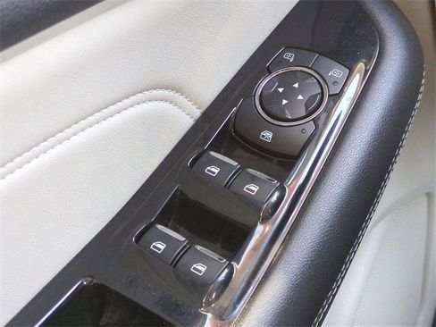 Certified 2019 Ford Edge Titanium image 23