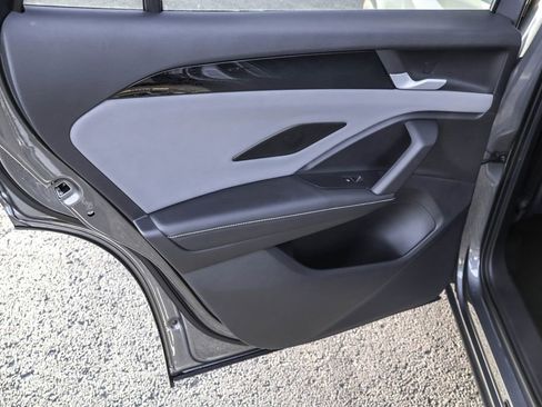 New 2026 Volkswagen Tiguan SE image 30