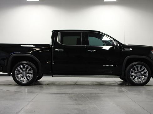 Used 2026 GMC Sierra 1500 Denali w/ Denali Reserve Package AWD/4WD image 3