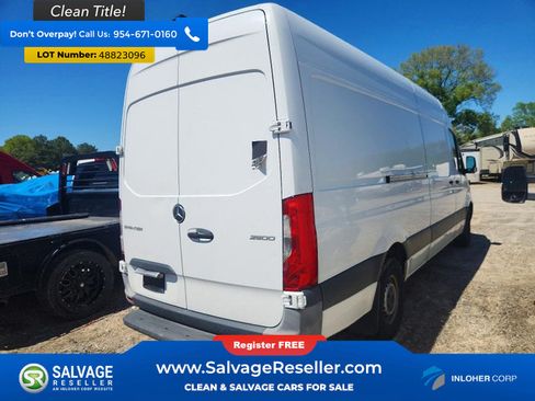 Used 2022 Mercedes-Benz Sprinter 2500 image 4