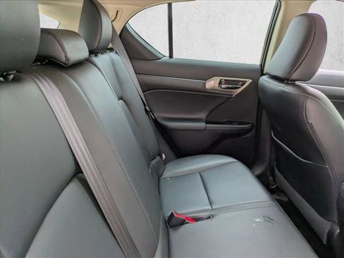 Used 2014 Lexus CT 200h image 19