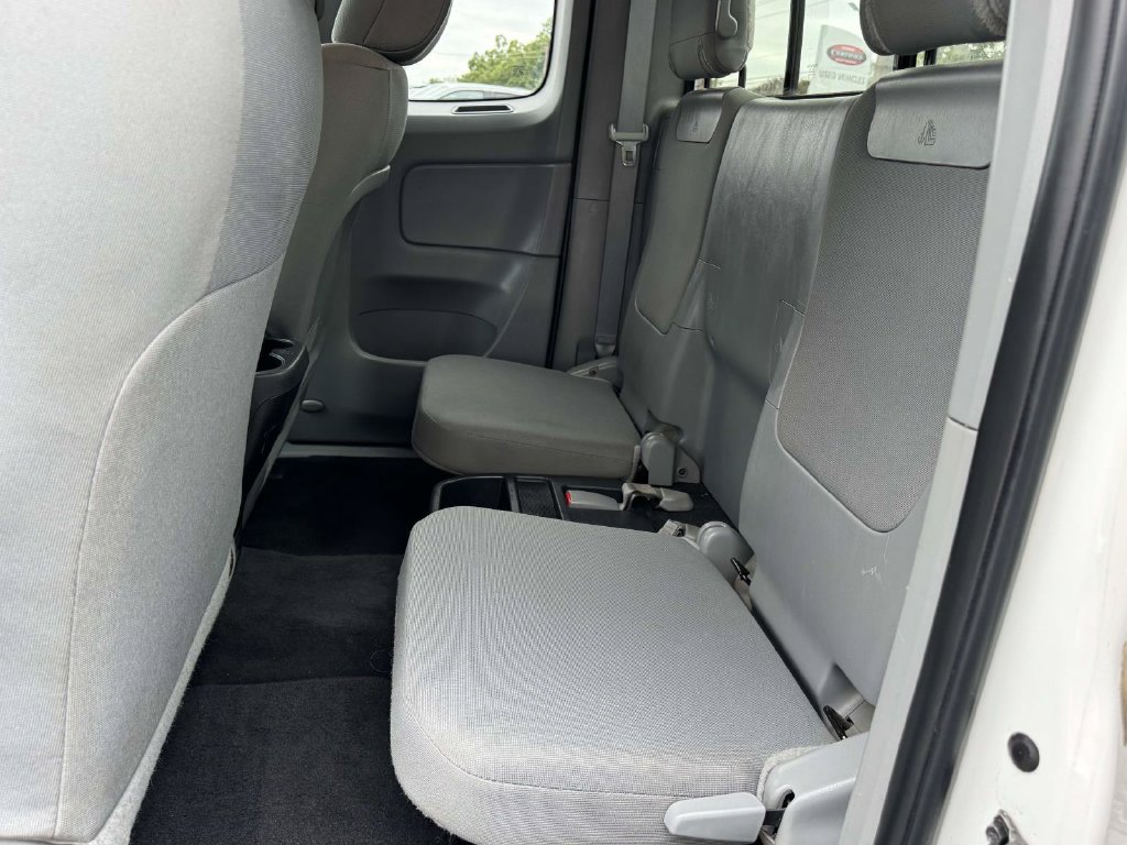 Used 2013 Toyota Tacoma 4x4 Access Cab V6 w/ SR5 Pkg image 17