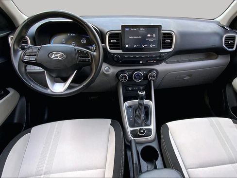 Certified 2025 Hyundai Venue SEL FWD image 15