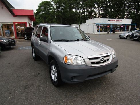 Used 2005 MAZDA Tribute I FWD image 9
