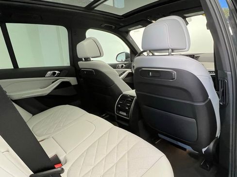 Certified 2025 BMW X5 sDrive40i image 8