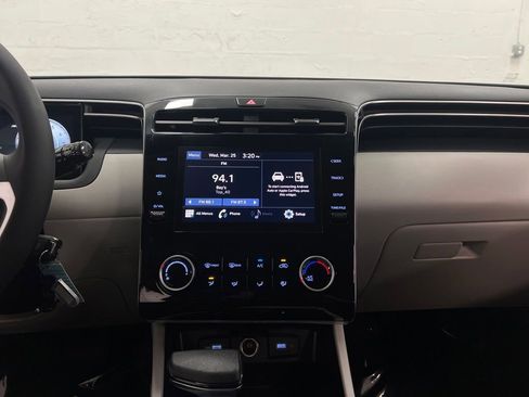 Used 2024 Hyundai Tucson SE image 19