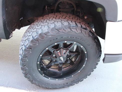 Used 2017 Chevrolet Silverado 1500 LTZ Z71 w/ LTZ Plus Package AWD/4WD image 40