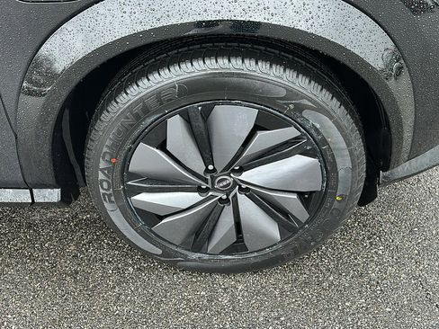 Used 2024 Nissan Ariya AWD image 9