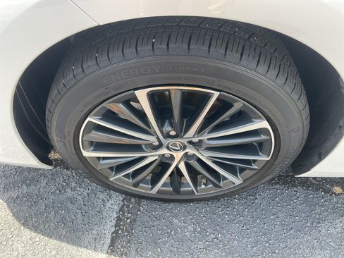 Used 2024 Lexus ES 350 w/ Premium Package FWD image 19