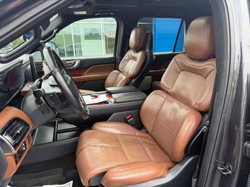 Used 2023 Lincoln Navigator L Reserve AWD/4WD image 19