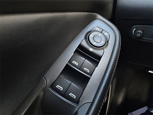 Used 2022 Buick Encore GX Preferred w/ Sport Touring Package image 16