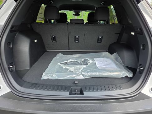 New 2027 Chevrolet Equinox LT w/ Safety and Technology Package FWD image 21
