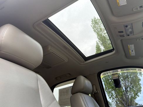 Used 2013 Chevrolet Tahoe LTZ AWD/4WD image 16