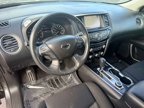 Used 2020 Nissan Pathfinder SV AWD/4WD image 18