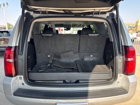 Used 2019 Chevrolet Tahoe LT w/ Luxury Package AWD/4WD image 22
