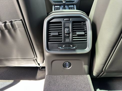 Used 2026 Porsche Macan S AWD/4WD image 40